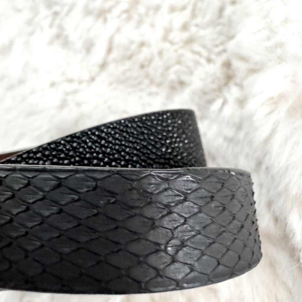 Givenchy Obsedia Leather Wrap Bracelet - Picture 4 of 9